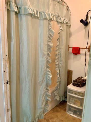 215 Mcneir Street, Anahuac, TX 77514