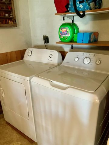 215 Mcneir Street, Anahuac, TX 77514