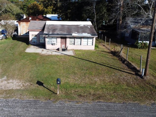 215 Mcneir Street, Anahuac, TX 77514