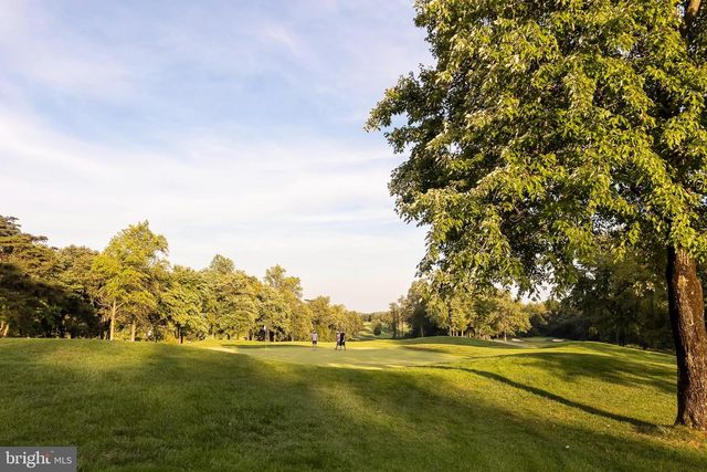 7315 BROOKVIEW RD #302, Elkridge, MD 21075