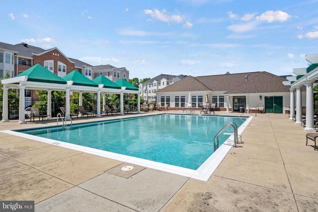 7315 BROOKVIEW RD #302, Elkridge, MD 21075