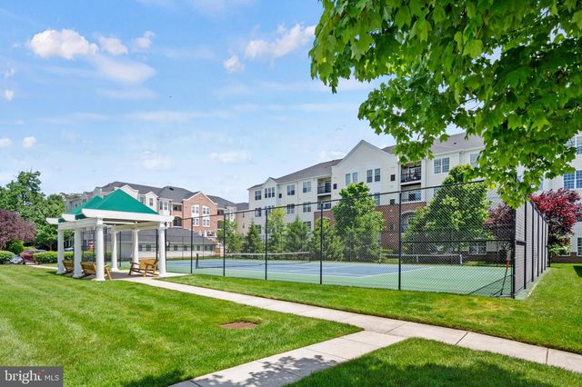 7315 BROOKVIEW RD #302, Elkridge, MD 21075