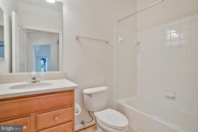 7315 BROOKVIEW RD #302, Elkridge, MD 21075