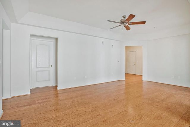 7315 BROOKVIEW RD #302, Elkridge, MD 21075