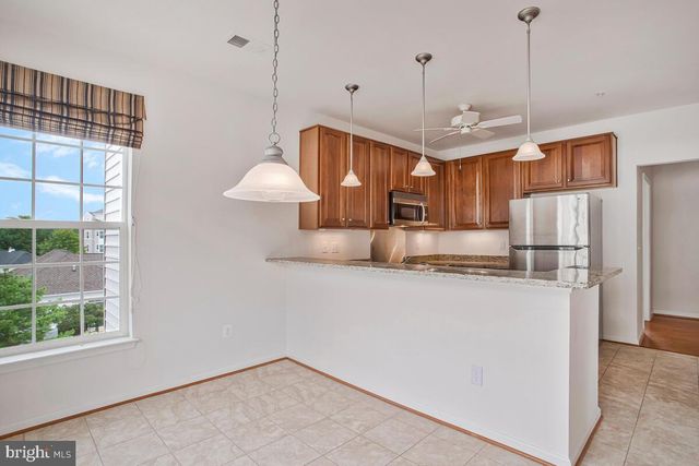 7315 BROOKVIEW RD #302, Elkridge, MD 21075