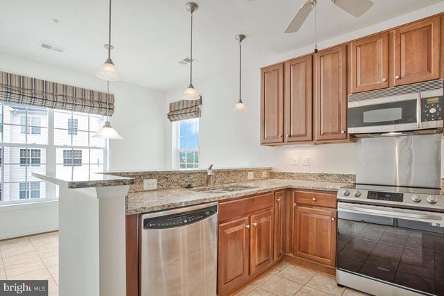 7315 BROOKVIEW RD #302, Elkridge, MD 21075