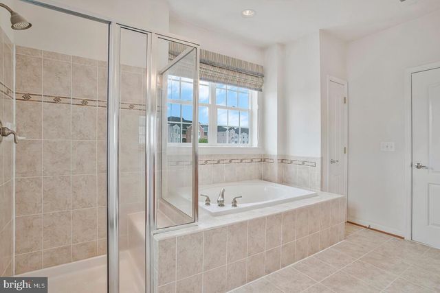 7315 BROOKVIEW RD #302, Elkridge, MD 21075