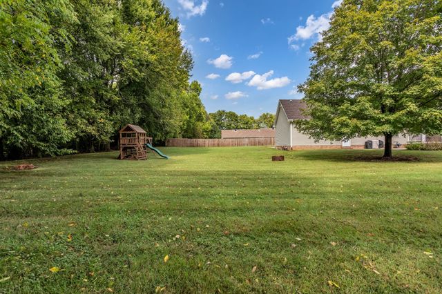 6421 Yeatman Ln, Columbia, TN 38401