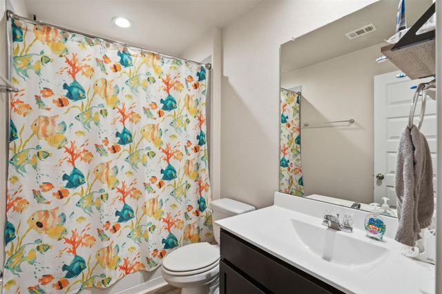 11016 33rd Avenue N, Texas City, TX 77591