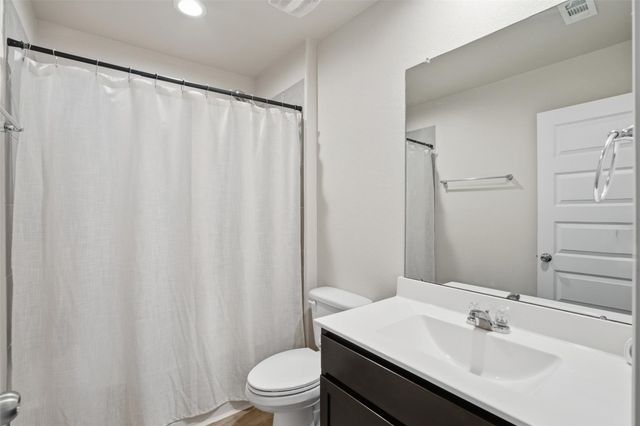 11016 33rd Avenue N, Texas City, TX 77591