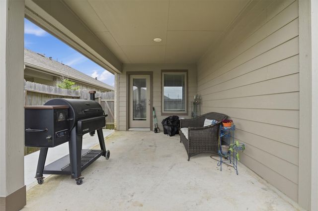 11016 33rd Avenue N, Texas City, TX 77591