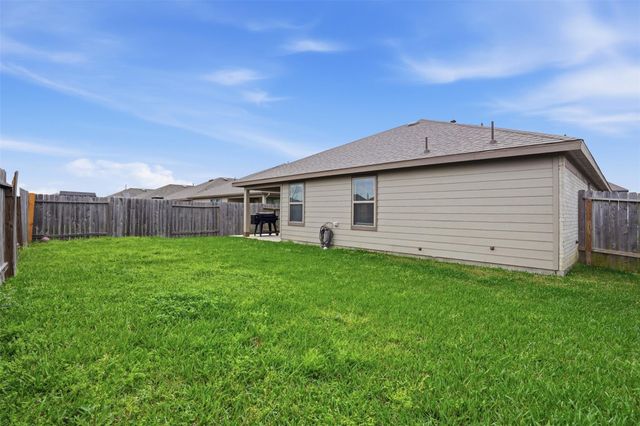 11016 33rd Avenue N, Texas City, TX 77591
