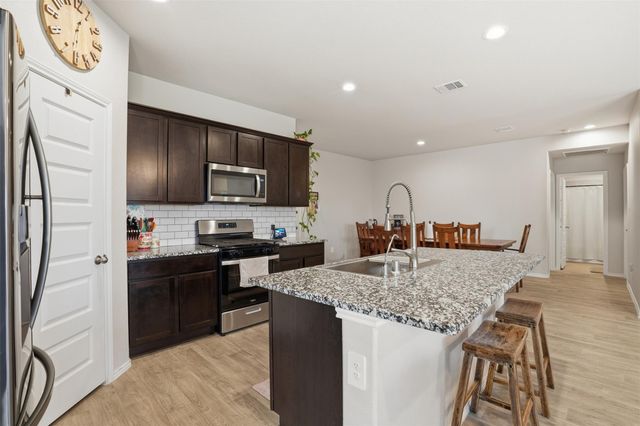 11016 33rd Avenue N, Texas City, TX 77591