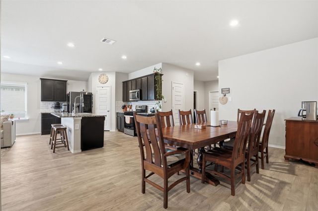 11016 33rd Avenue N, Texas City, TX 77591