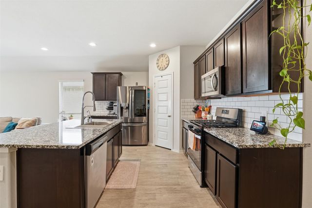 11016 33rd Avenue N, Texas City, TX 77591