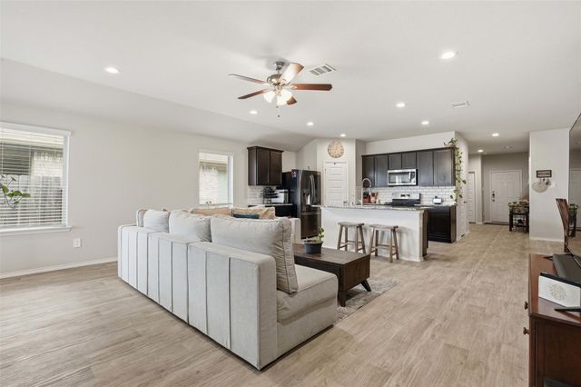 11016 33rd Avenue N, Texas City, TX 77591