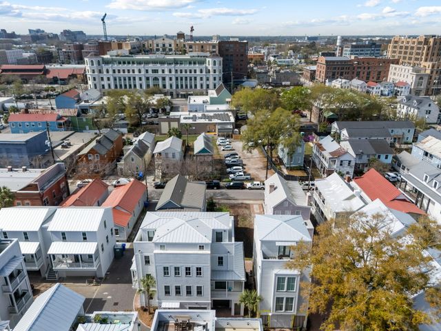 18 Iron Forge Alley, Charleston, SC 29403