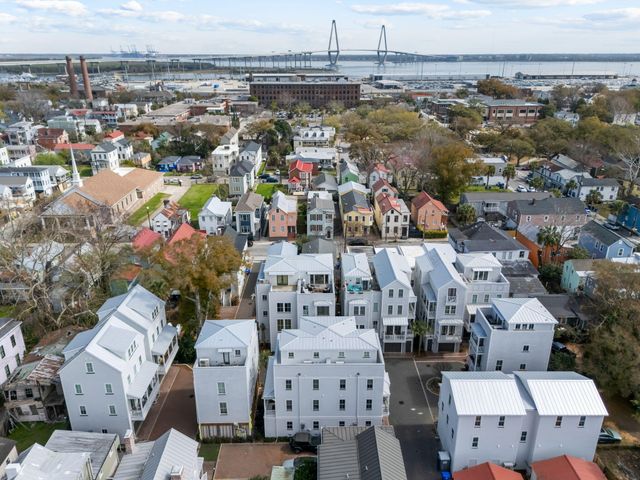 18 Iron Forge Alley, Charleston, SC 29403