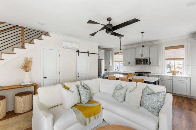 18 Iron Forge Alley, Charleston, SC 29403