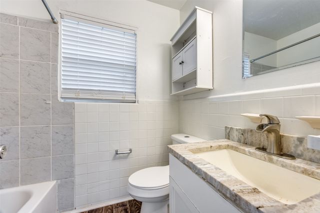 17 Macarthur Drive, Denison, TX 75020