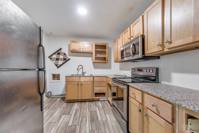 17 Macarthur Drive, Denison, TX 75020