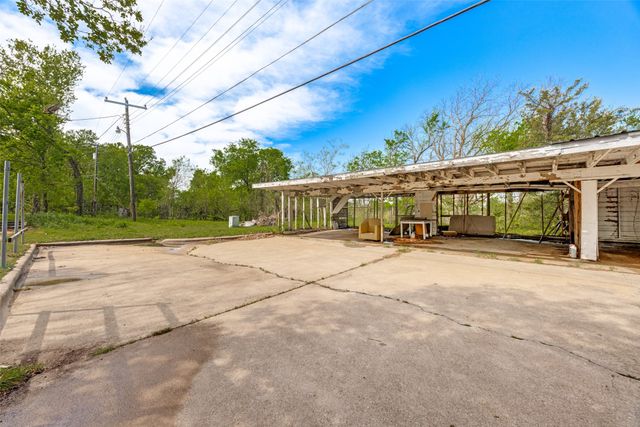 17 Macarthur Drive, Denison, TX 75020