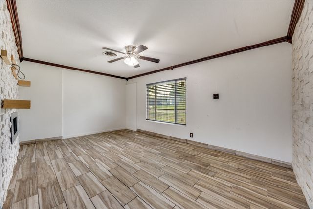 17 Macarthur Drive, Denison, TX 75020