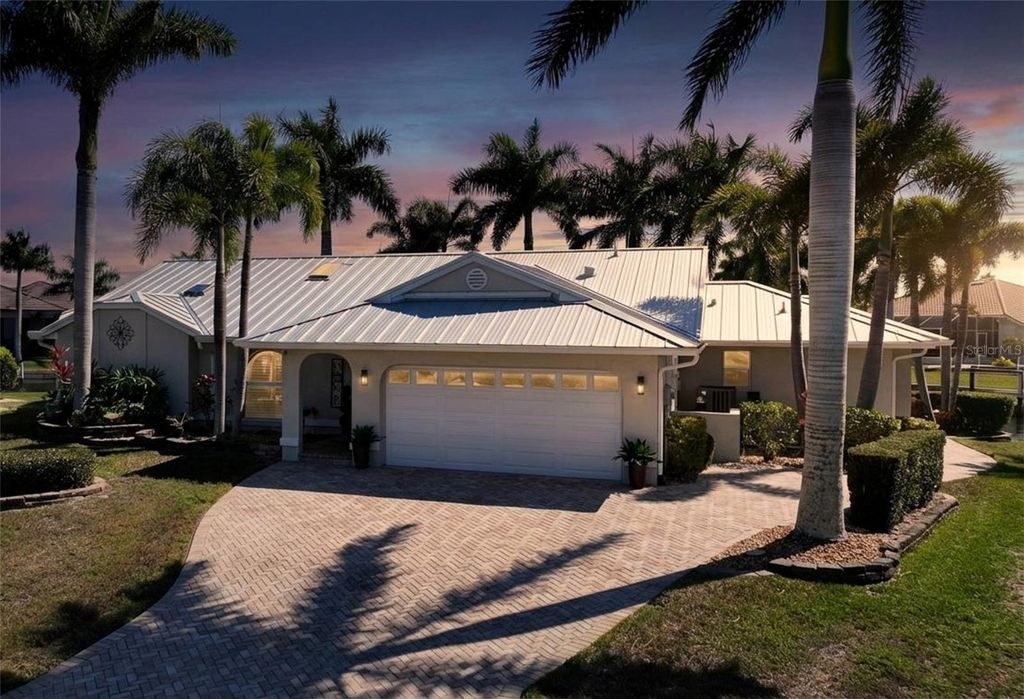 Image 1 of property listing at 803 LUCIA DRIVE, Punta Gorda, FL 33950