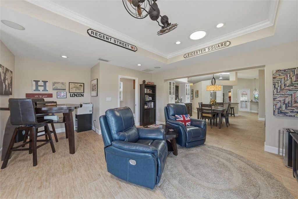 Image 12 of property listing at 803 LUCIA DRIVE, Punta Gorda, FL 33950