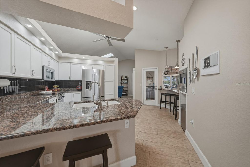 Image 20 of property listing at 803 LUCIA DRIVE, Punta Gorda, FL 33950