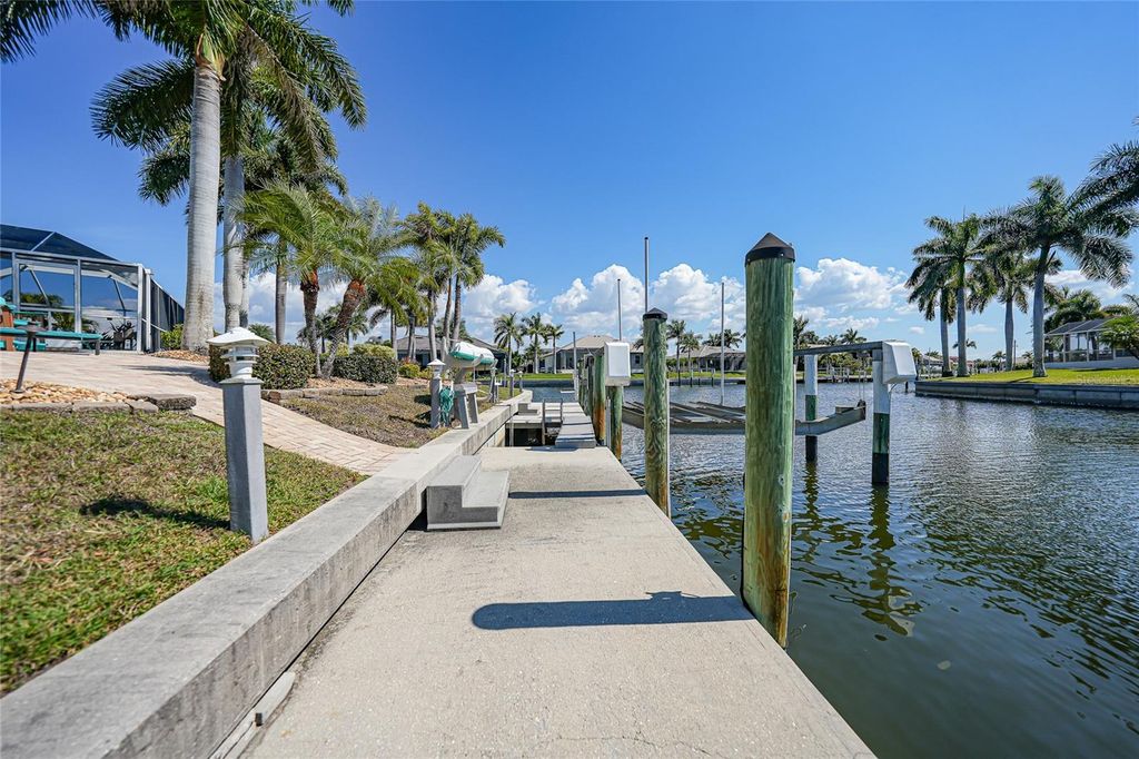 Image 58 of property listing at 803 LUCIA DRIVE, Punta Gorda, FL 33950