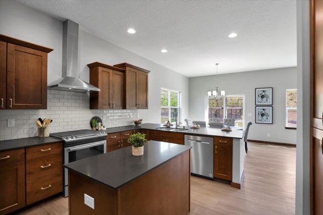256 S Legacy Ridge Dr, Liberty Lake, WA 99019