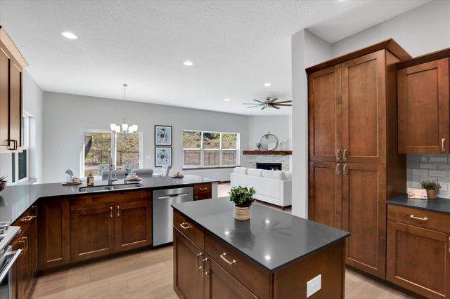 256 S Legacy Ridge Dr, Liberty Lake, WA 99019