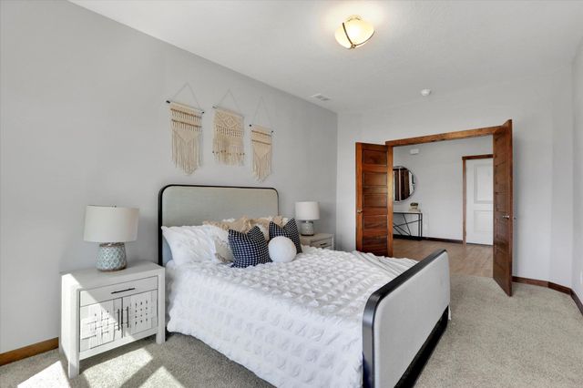 256 S Legacy Ridge Dr, Liberty Lake, WA 99019