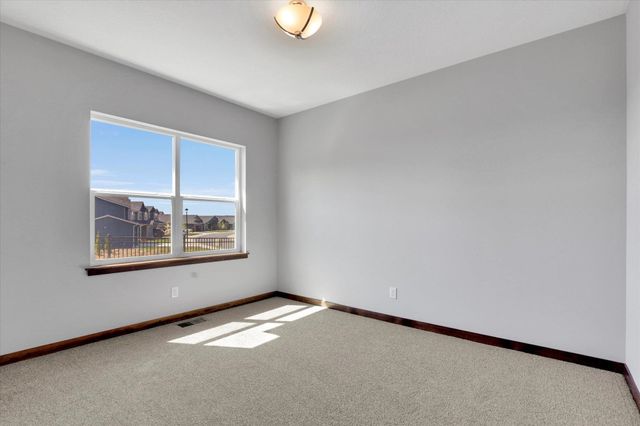 256 S Legacy Ridge Dr, Liberty Lake, WA 99019