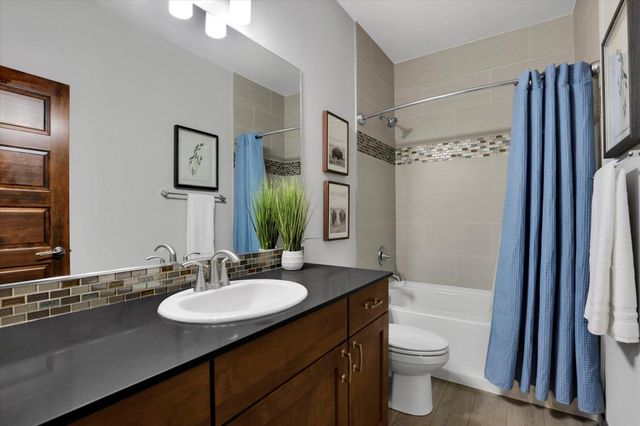 256 S Legacy Ridge Dr, Liberty Lake, WA 99019