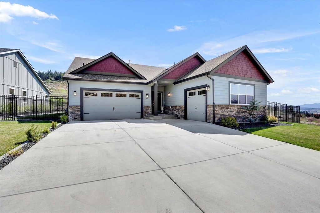 256 S Legacy Ridge Dr, Liberty Lake, WA 99019