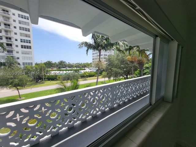 2005 Sans Souci Blvd 305, North Miami, FL 33181
