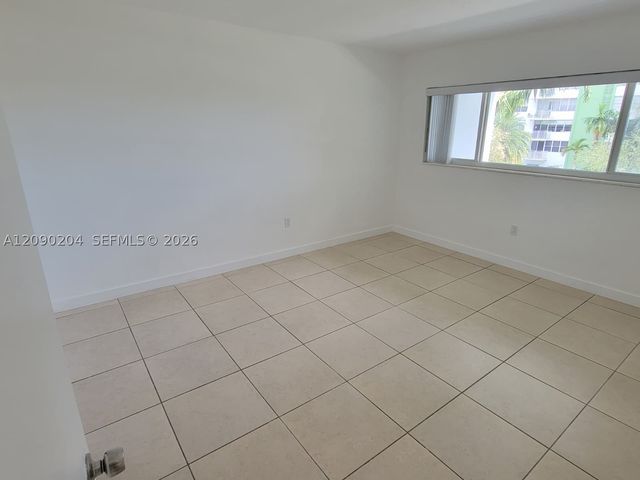 2005 Sans Souci Blvd 305, North Miami, FL 33181