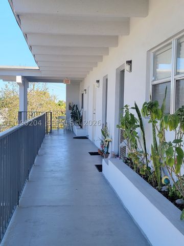 2005 Sans Souci Blvd 305, North Miami, FL 33181
