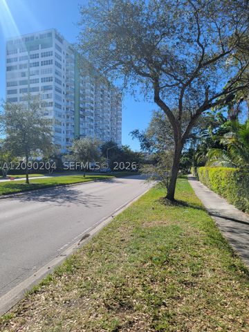 2005 Sans Souci Blvd 305, North Miami, FL 33181