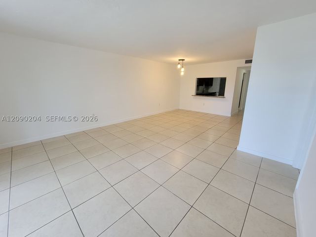 2005 Sans Souci Blvd 305, North Miami, FL 33181