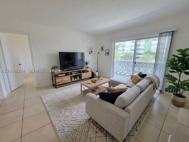 2005 Sans Souci Blvd 305, North Miami, FL 33181