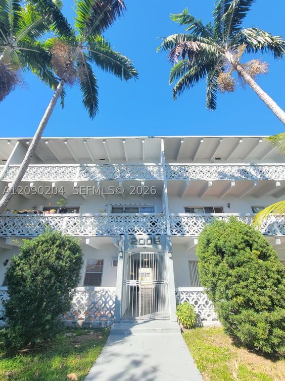 2005 Sans Souci Blvd 305, North Miami, FL 33181