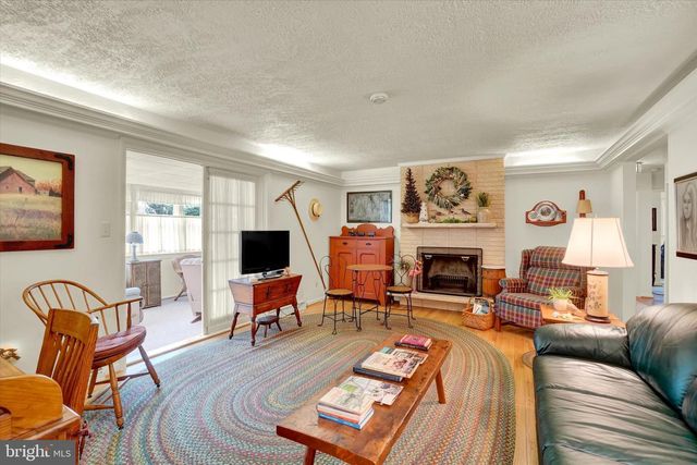 2770 CARNEGIE RD, York, PA 17402