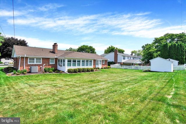 2770 CARNEGIE RD, York, PA 17402