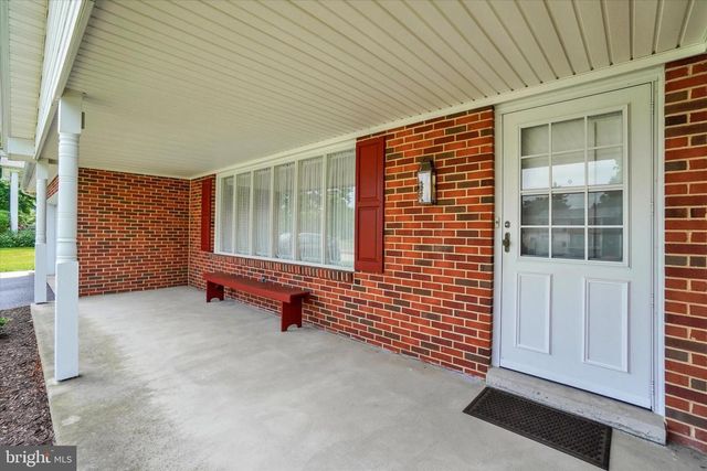2770 CARNEGIE RD, York, PA 17402