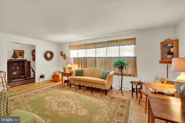 2770 CARNEGIE RD, York, PA 17402