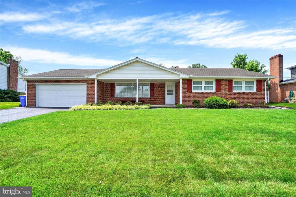 2770 CARNEGIE RD, York, PA 17402