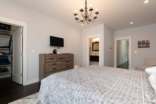 6438 W Dakin Street, Chicago, IL 60634